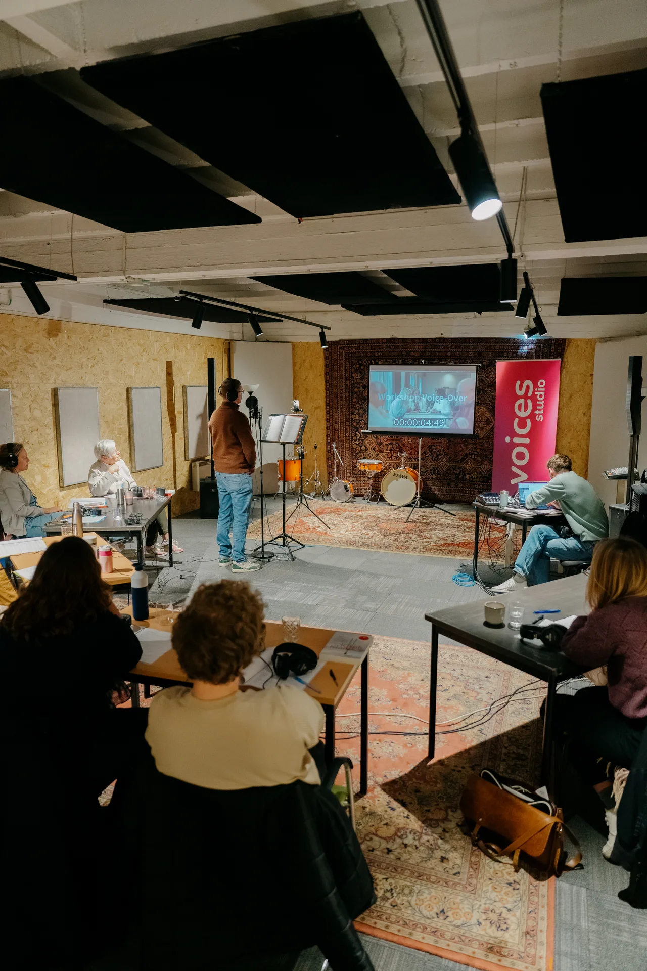 Workshop stemacteren in de Voices Studio met microfoon